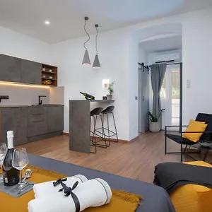  Apartman Deluxe And Korzo Croatia