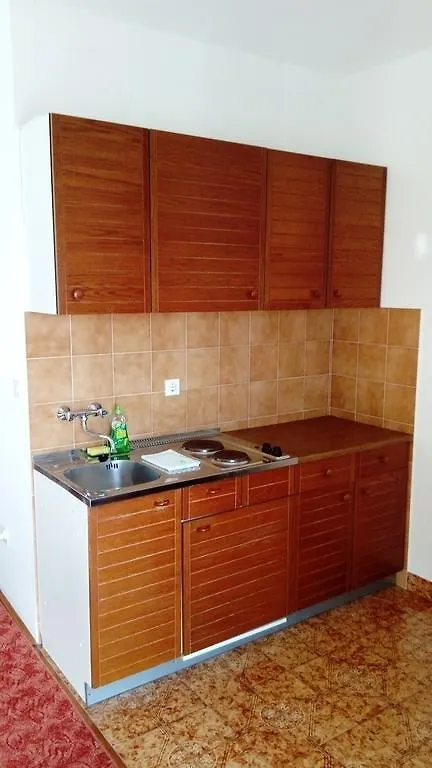 Apartments Branko Nin 0*,